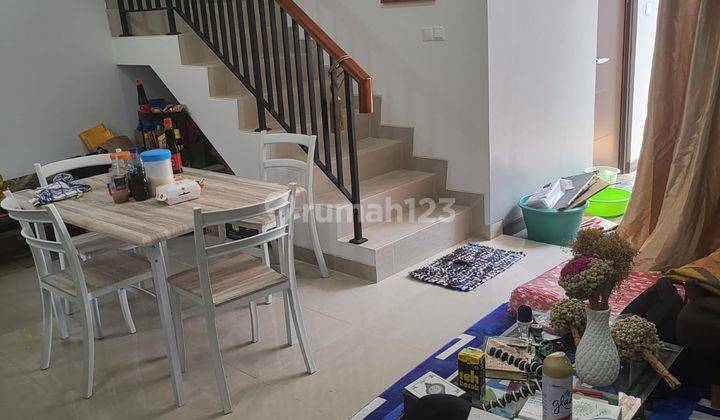 Rumah 2 lantai di area perumahan  2