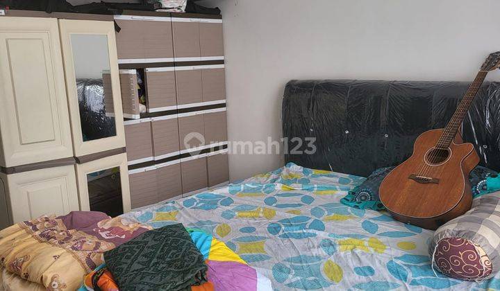 Rumah 2 lantai di area perumahan  3