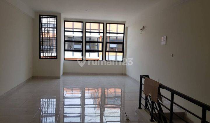 Disewakan ruko Ruko 2 lantai di Summarecon mutiara  2