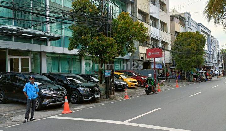 Disewakan ruko 4lantai  dijalan juanda 3  2