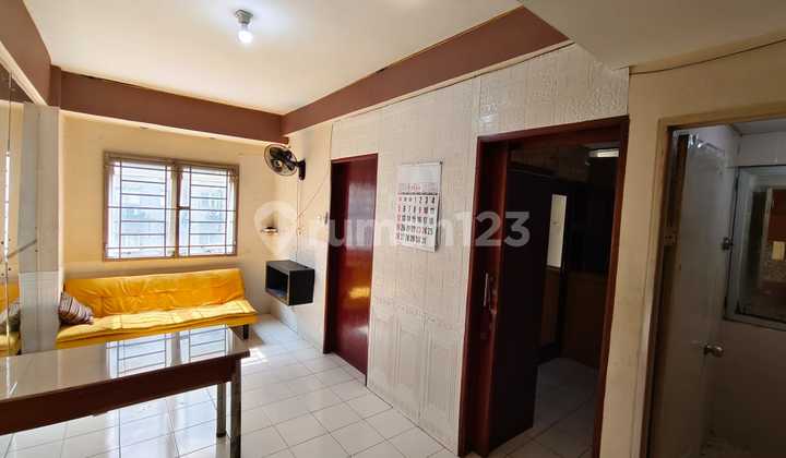 For RentCoty Park 2 BR Apartment Semi-Furnished
