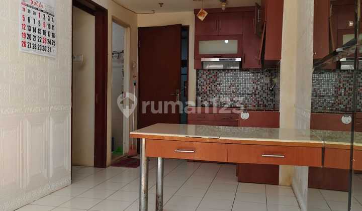 For RentCoty Park 2 BR Apartment Semi-Furnished