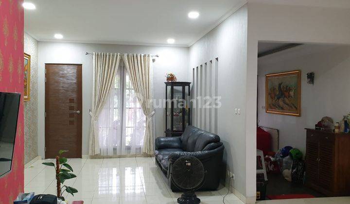 Dijual rumah 2 lantai 4 kamar tidur siap huni di Cimanggis 2