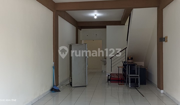 For Rent Immediately 2-Story Shop House in Canadian Broadway 1