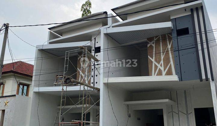 Rumah Kutisari Surabaya Murah Artistik Dekat Ke Kampus Petra 1