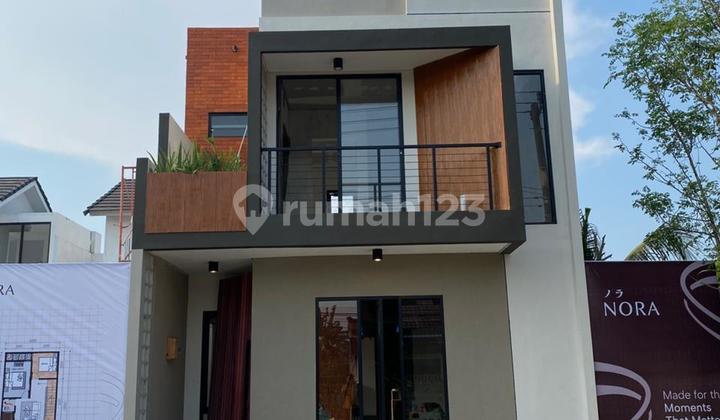 Affordable House In Candi Barat Sidoarjo With Swimming Pool
