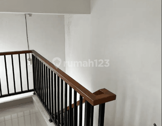 Jual Cepat Rumah 2 Lantai 3 Kamar Murah  2