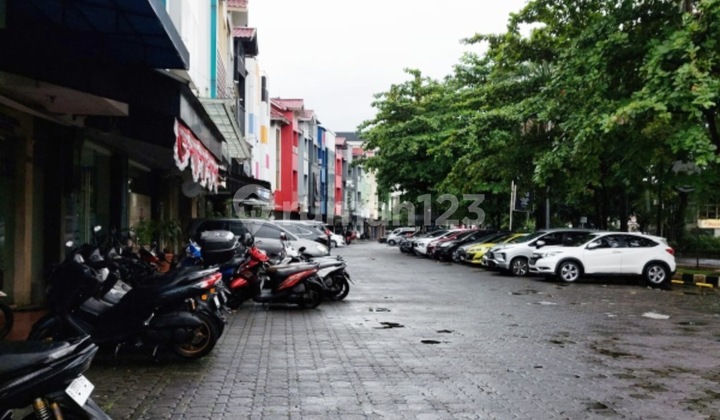 Disewakan Ruko 4 lantai bagus dan parkir luas  6