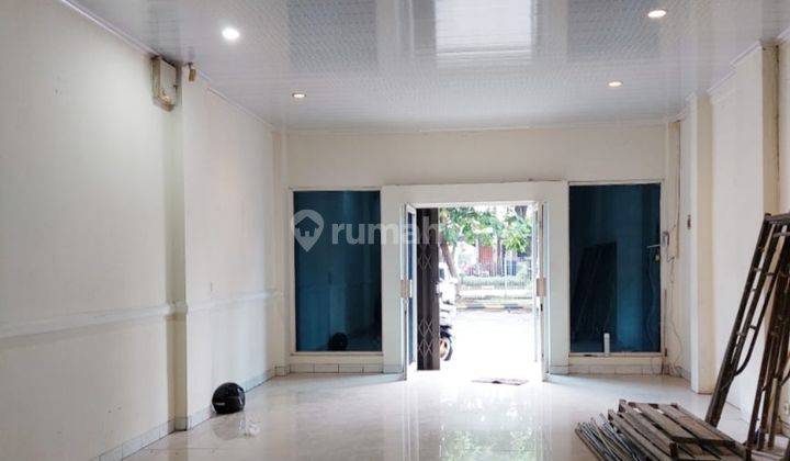 Disewakan Ruko 4 lantai bagus dan parkir luas  7