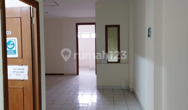 Dijual Ruko 3.5 lantai  8