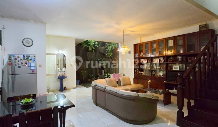 Rumah Lama Depan Taman Pondok Indah 2