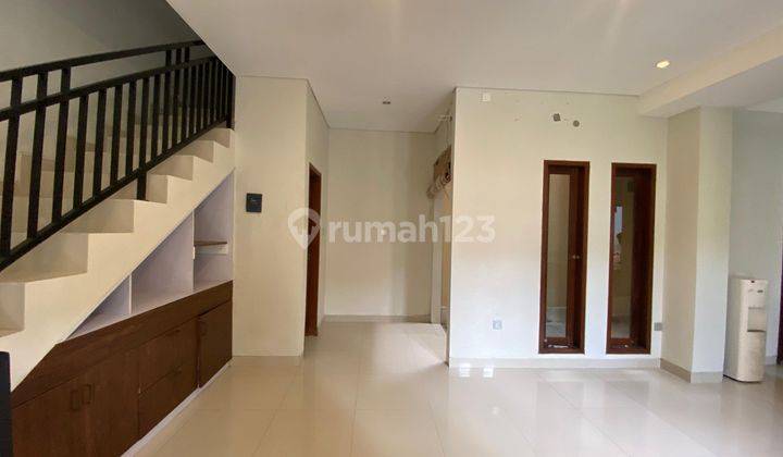 Freehold/for sale furnished one gate house in Kerobokan near Canggu 1