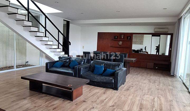 For Rent/Disewakan Vila 3 Br Di Kayujati Seminyak Near Mexicola 2