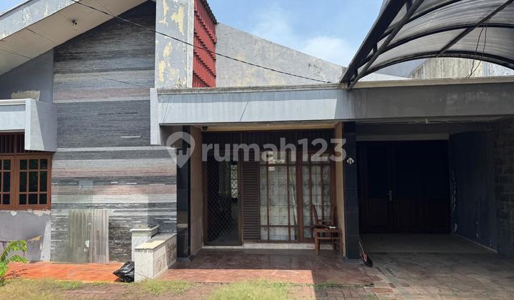Dijual Rumah Tua Hitung Tanah di Permata Meruya