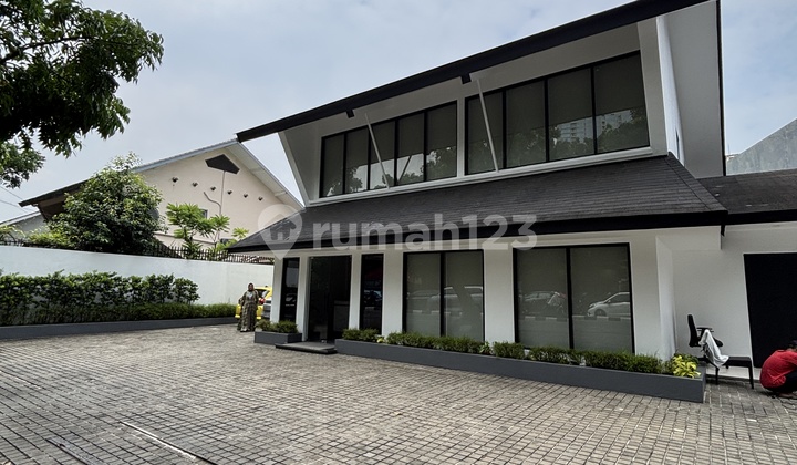 Disewakan Rumah Cocok untuk Kantor di Area Premium Pakubuwono