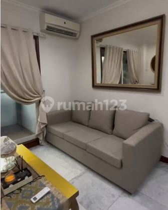 Apartemen 2BR Bagus dengan Fasilitas Lengkap di Pavilion Park Apartment