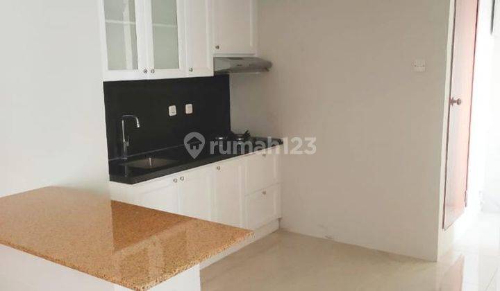Nice And Cozy 2br Apt With Strategic Location At Poins Square 3