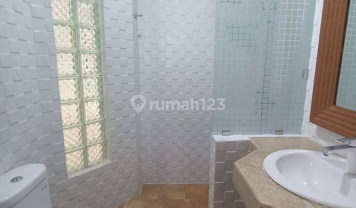 Nice House With Strategic And Easy Access Location At Pondok Indah