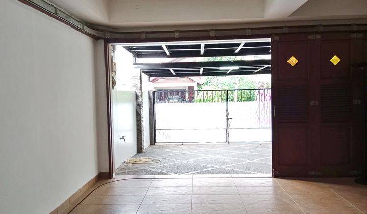 Very Nice And Cozy House With Strategic Location At Bukit Hijau Pondok Indah 24