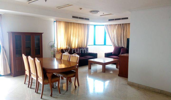 Nice 3br Apartment With Strategic Location At Park Royale Apartment 2