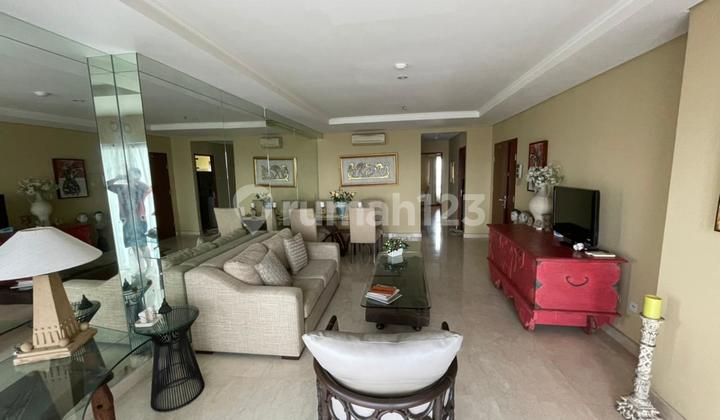 Bagus 3BR Apt dengan Lokasi Strategis di Permata Hijau Residence