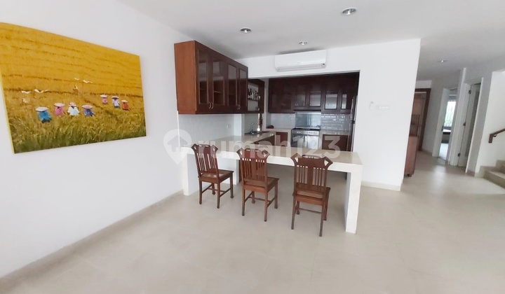 Nice And Spacious House With Strategic Area At Jl Mpr Cilandak