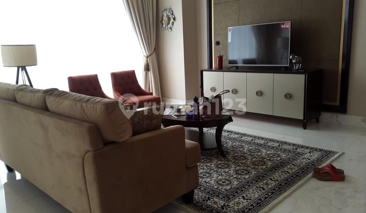 Nice And Cozy 2Br Apt With Very Strategic Area At Botanica Apt 2