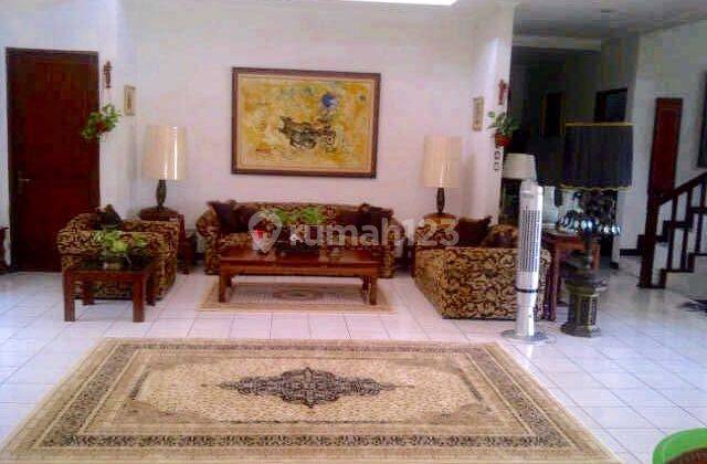 Nice And Spacious 4BR House With Pool At Jalan Pinus, Cinere 1