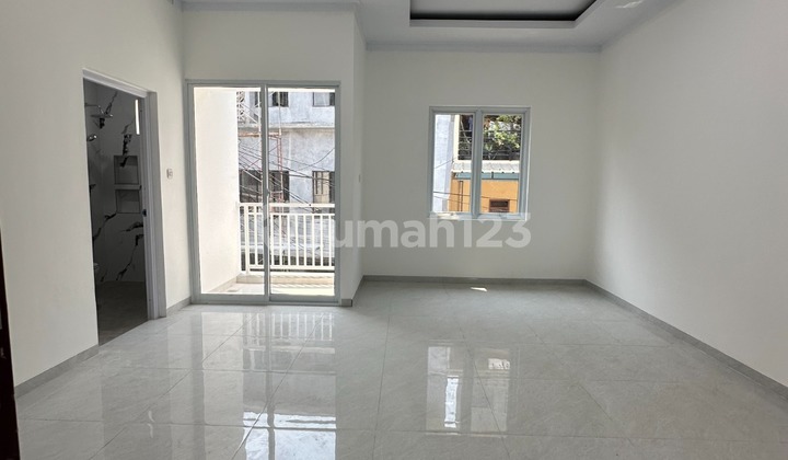 Rumah Baru Berlokasi Strategis Dgn Akses Mudah di Jl Angsana Kebon Jeruk