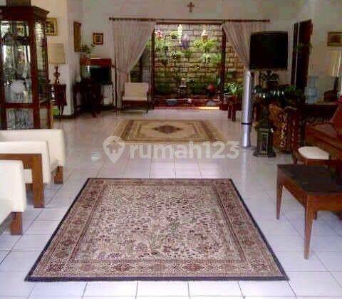 Nice And Spacious 4BR House With Pool At Jalan Pinus, Cinere 2