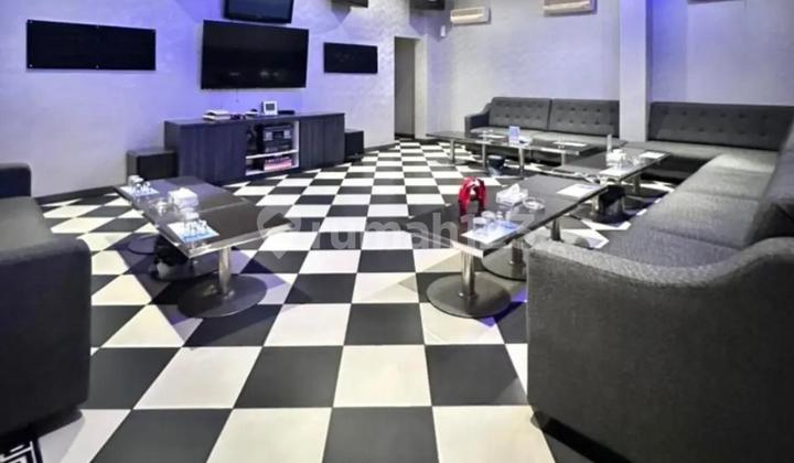 Gedung Komersial Berlokasi Strategis di Area Melawai, Keb Baru