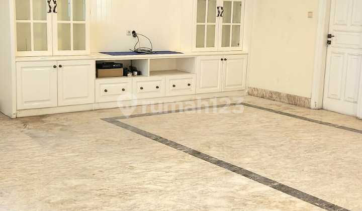 Rumah Berlokasi Strategis Dgn Akses Mudah di Prime Area Pondok Indah