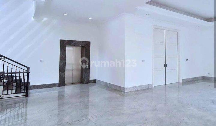 Nice And Spacious 5BR House At Niaga Hijau Pondok Indah 2