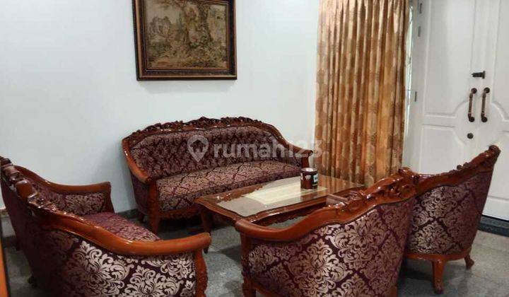Nice and Spacious 4BR House with Pool at BSD Taman Giri Loka 2