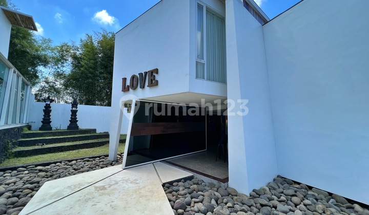 Newly Built Modern-Industrial Style Villa With Stunning Views Bagus 3