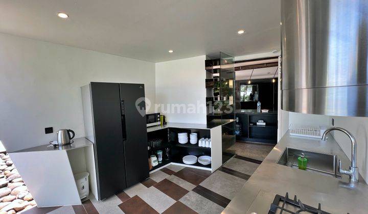Newly Built Modern-Industrial Style Villa With Stunning Views Bagus 8