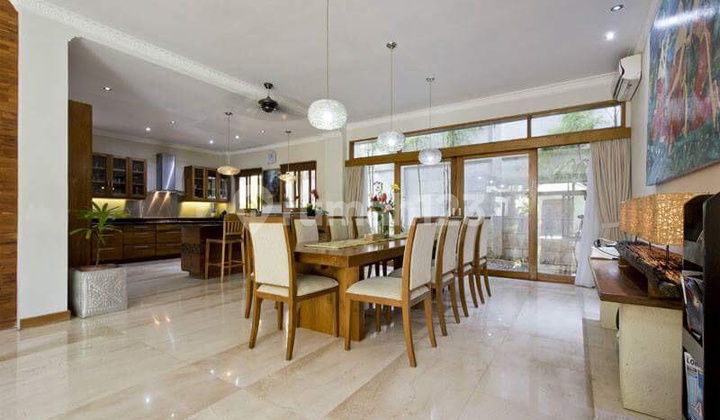 Modern Romantic Retreat  Shm - Sertifikat Hak Milik Di Kerobokan di Kerobokan 9
