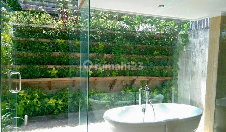 Modern Romantic Retreat  Shm - Sertifikat Hak Milik Di Kerobokan di Kerobokan 12