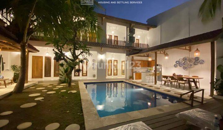 Experience Unparalleled Luxury and Comfort: Rent a Stunning Villa in a Tropical Paradise for Your Dream Vacation Getaway 1