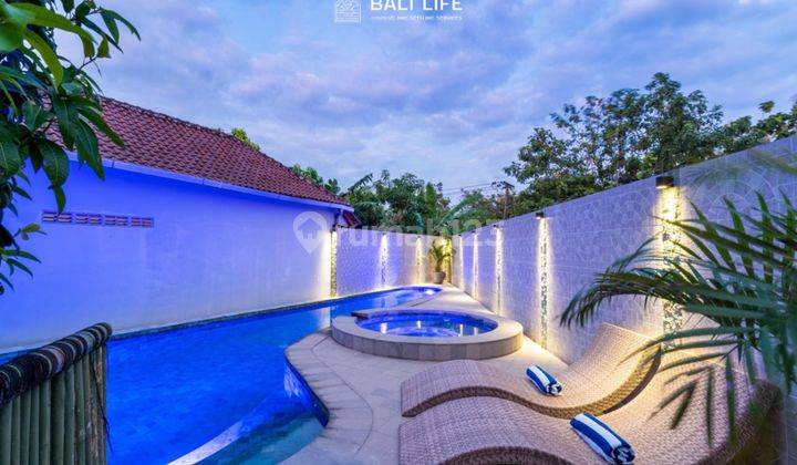 This six-bedroom villa in uluwatu nusa Dua showcases a simple, modern design 2