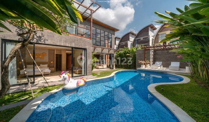 Embrace luxurious living in this spacious 4-bedroom villa located in Kerobokan 1