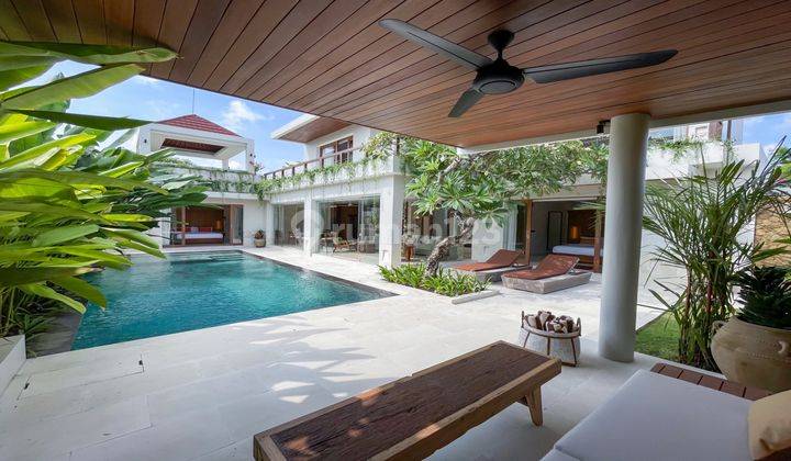 Welcome to the 3-bedroom Villa in Jimbaran, where the scent of frangipani mingles with the ocean breeze 2