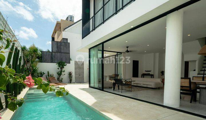 Modern 3-bedroom Villa For Yearly With Workspace In Bumbak Umalas 1