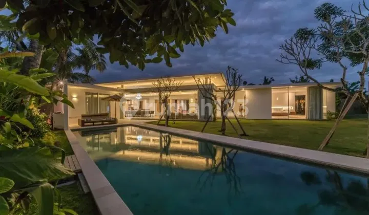 Luxury 5 Bedroom Villa In Canggu