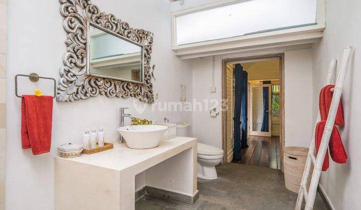 LEASE HOLD VILLA IN PETITENGET 14