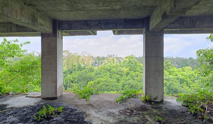 For Sale 16.65 Are Land on the Side of the Road with Building Contents Ubud 2