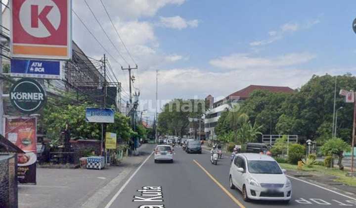 Dijual Gedung 3 Lantai Jalan Raya Kuta