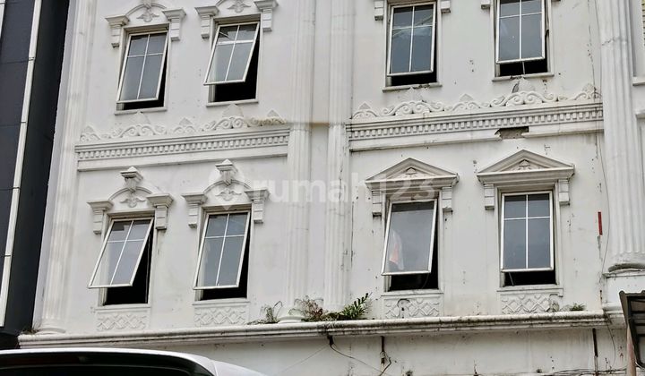 Ruko Gandeng 3 Lantai Di Jalan Boulevard Gading Serpong Tangerang Ruko Gandeng 3 Lantai Di Jalan Boulevard Gading Serpong Tangerang