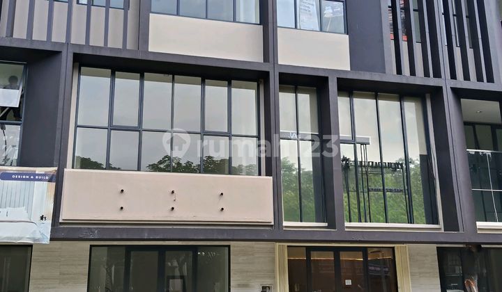 Ruko 3 Lantai Gress di Jalan Boulevard BSD City