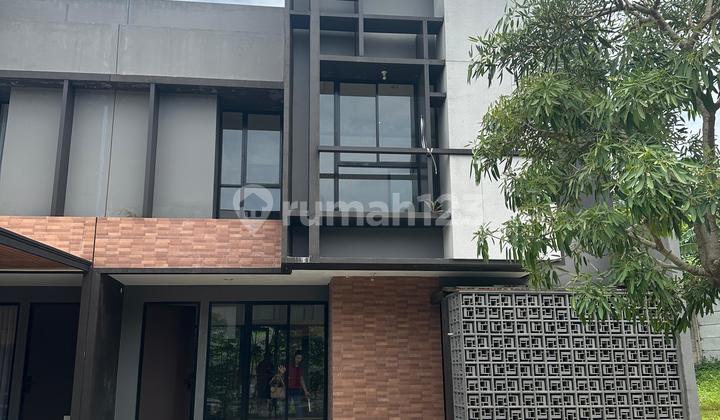 Rumah Cantik 2 Lantai Siap Huni di Suvarna Sutera Tangerang